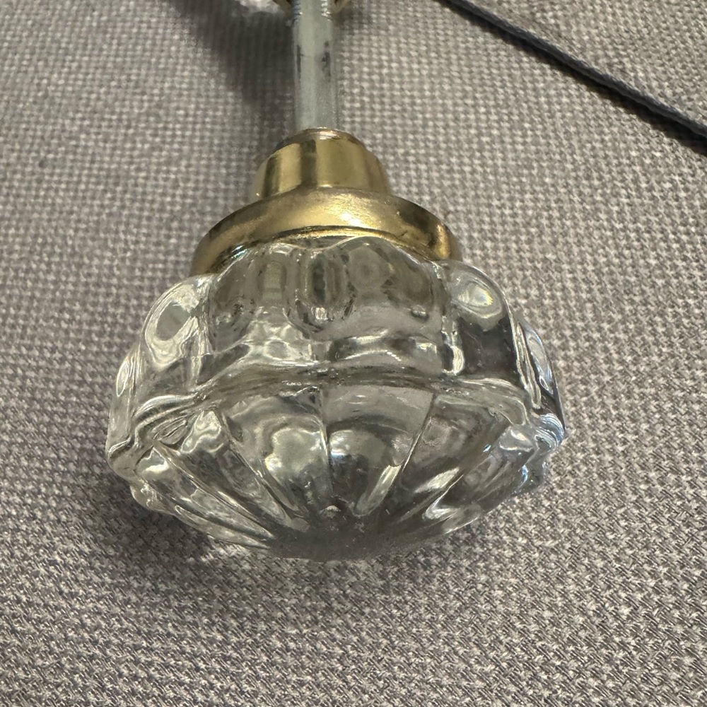 Glass and Gold door knob - Picture 3 of 3